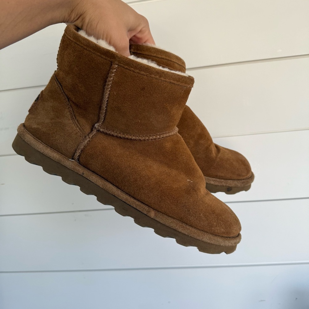 BEARPAW Brown Suede Ankle Boots size 10